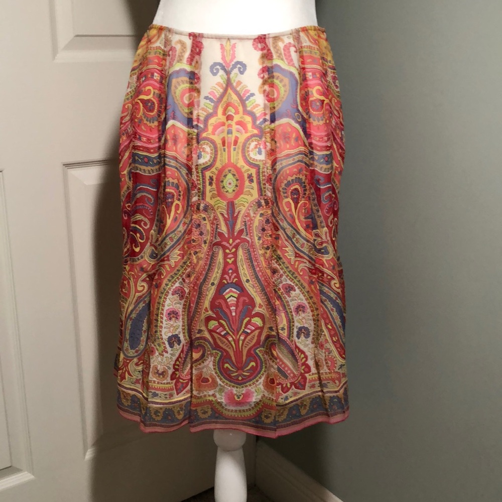 ETCETERA SKIRT WITH SEAM AND PLEAT DETAILS EUC